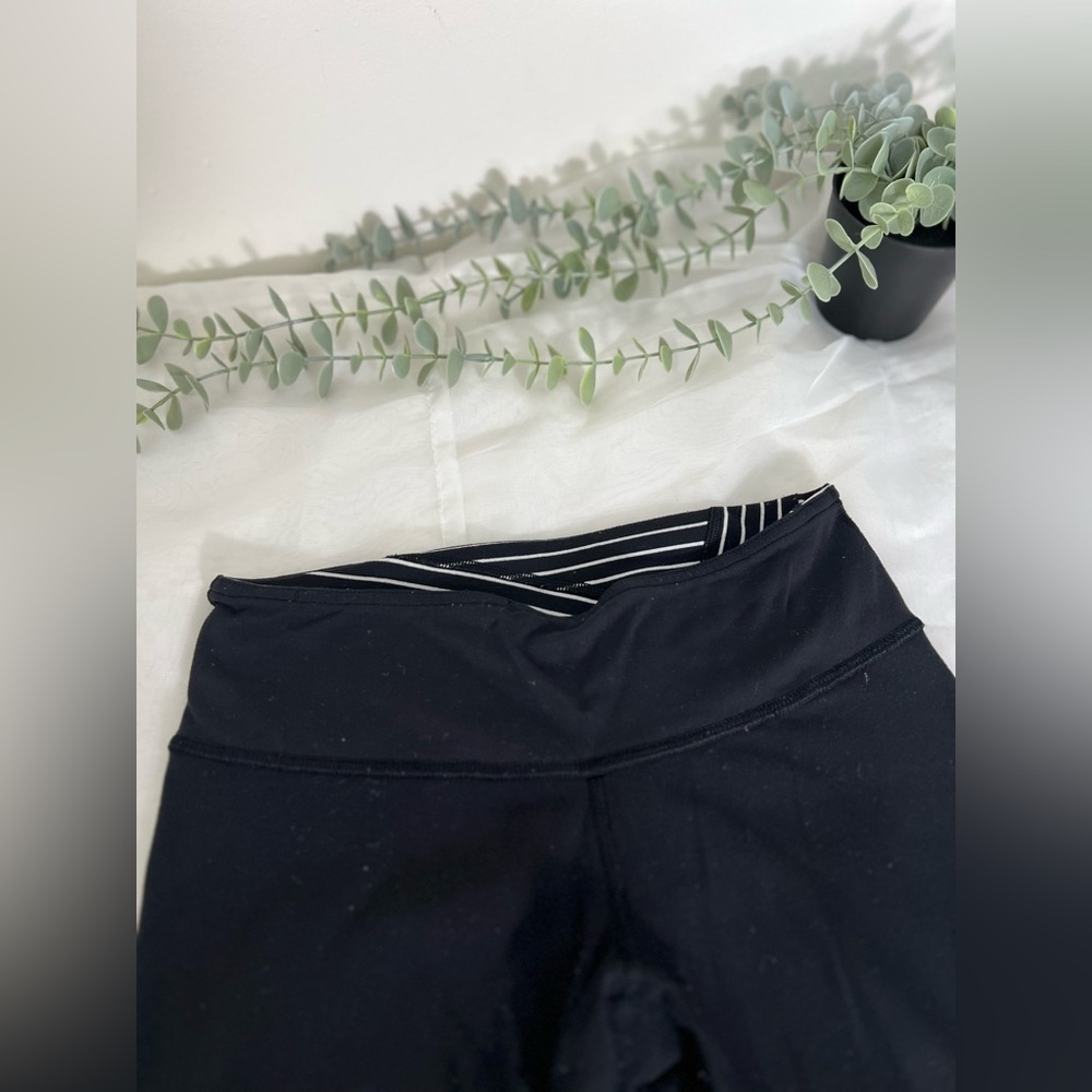 Lululemon Wunder Under Hi-Rise 7/8 Tight Black Size 4 - Picture 3 of 9